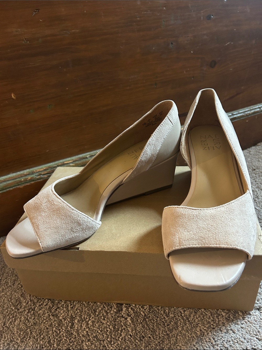 NEW Naturalizer Beige Open-Toe Suede Wedge Pumps